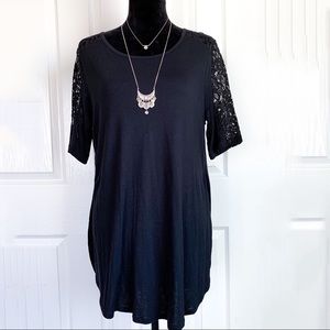 Old Navy 3/4 sleeve lace detail split side tunic